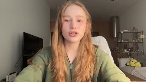Snapshot of whoisalisa chatting on September 30, 7:25 am Alisa online show from September 30, 7:25 am