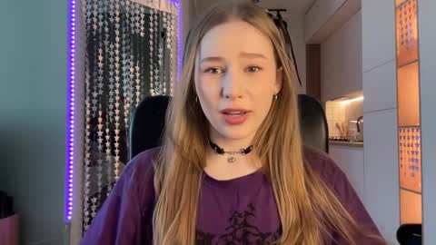 Snapshot of whoisalisa chatting on January 10, 7:14 am Alisa online show from January 10, 7:14 am