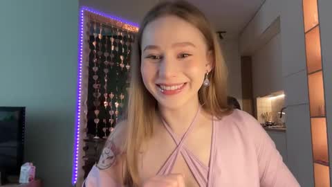 Snapshot of whoisalisa chatting on February 26, 7:12 am Alisa online show from February 26, 7:12 am