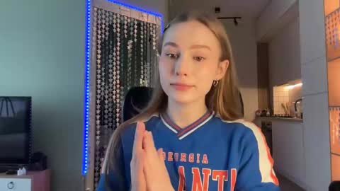 Snapshot of whoisalisa chatting on January 4, 6:41 am Alisa online show from January 4, 6:41 am