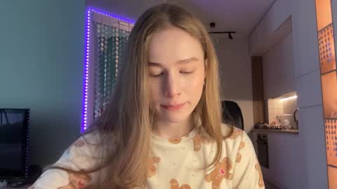 Snapshot of whoisalisa chatting on December 25, 6:31 am Alisa online show from December 25, 6:31 am