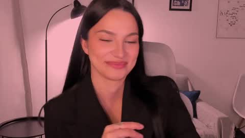 whoislulu online show from April 24, 7:05 pm