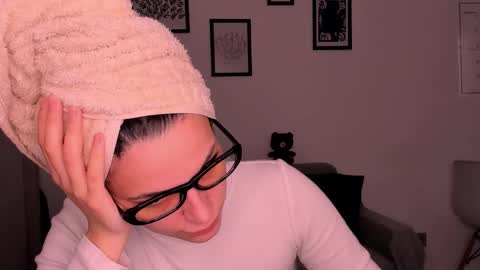 whoislulu online show from October 21, 6:56 pm