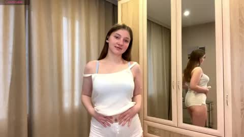 Molly online show from May 15, 3:26 pm