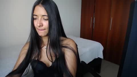 Ilauren online show from March 2, 1:40 pm