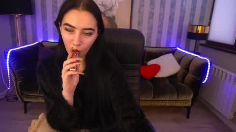 Alena online show from February 25, 1:21 pm