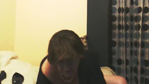 Snapshot of wildredcat chatting on October 18, 8:43 pm WildRedCat online show from October 18, 8:43 pm
