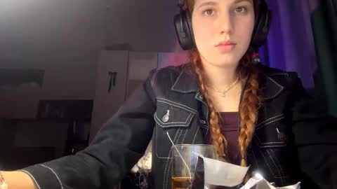 Alice online show from March 10, 3:27 pm