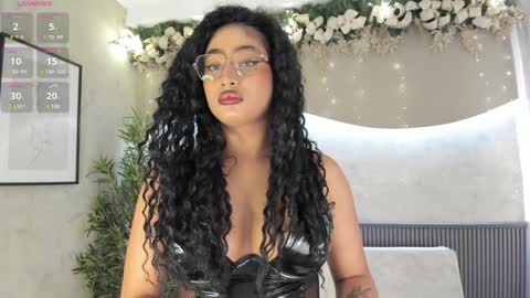 Snapshot of willow_hendrix chatting on December 13, 7:32 pm Ms Willow online show from December 13, 7:32 pm