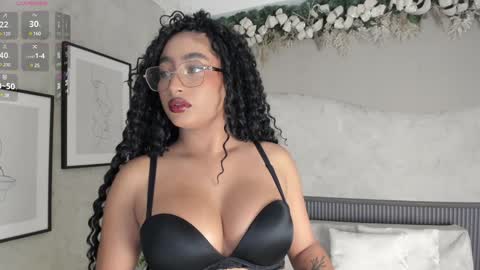 Snapshot of willow_hendrix chatting on December 19, 5:08 pm Ms Willow online show from December 19, 5:08 pm