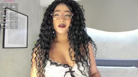Snapshot of willow_hendrix chatting on December 3, 7:44 pm Ms Willow online show from December 3, 7:44 pm