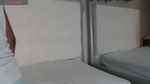 luna online show from December 5, 1:01 pm