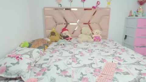  Winnifer Gonzalez  online show from May 2, 3:54 am