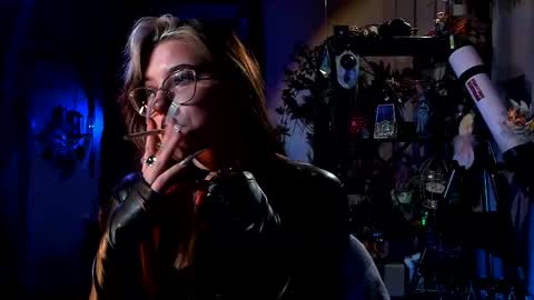 Snapshot of witch_fiona chatting on March 4, 8:05 pm Goddess of two strapons - Mr. long Don Mr. Pinky online show from March 4, 8:05 pm