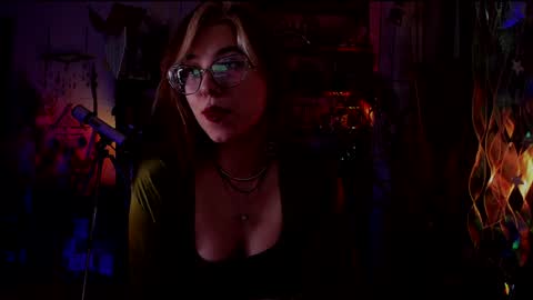 Snapshot of witch_fiona chatting on December 3, 8:06 pm Goddess of two strapons - Mr. long Don Mr. Pinky online show from December 3, 8:06 pm