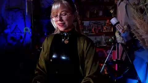 Snapshot of witch_fiona chatting on February 12, 7:24 pm Goddess of two strapons - Mr. long Don Mr. Pinky online show from February 12, 7:24 pm