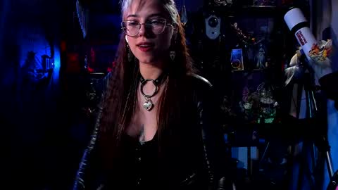 Snapshot of witch_fiona chatting on February 19, 8:20 pm Goddess of two strapons - Mr. long Don Mr. Pinky online show from February 19, 8:20 pm