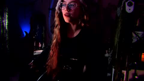 Snapshot of witch_fiona chatting on October 4, 8:02 pm Goddess of two strapons - Mr. long Don Mr. Pinky online show from October 4, 8:02 pm