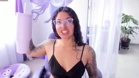     Luna Violeta  A r t i s t  online show from October 20, 8:34 pm