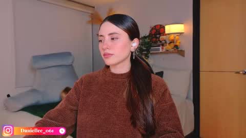   online show from April 10, 1:33 am