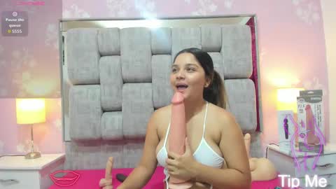 Snapshot of wonderkloe_ chatting on September 23, 8:29 pm wonderkloe_ online show from September 23, 8:29 pm