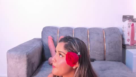 wonderkloe_ online show from February 22, 2:45 am