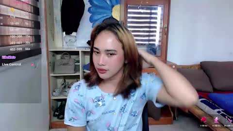 Snapshot of wowhotlegsx chatting on September 22, 11:14 pm catriona smith online show from September 22, 11:14 pm