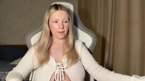 eva online show from November 15, 6:09 pm