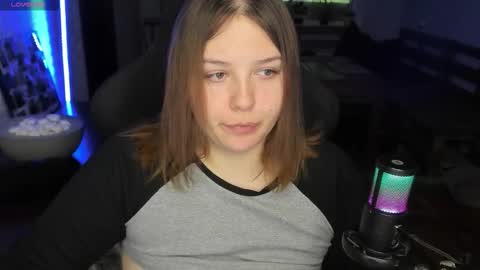 LOVE NERDS ONLY online show from September 18, 4:00 am