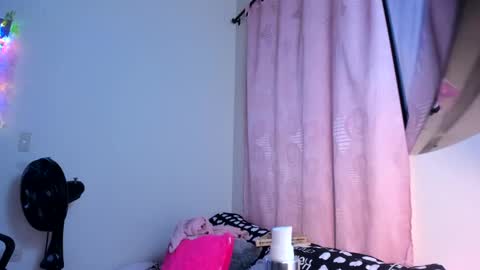 Snapshot of xallysonx_ chatting on December 28, 4:08 am XALLYSONX online show from December 28, 4:08 am