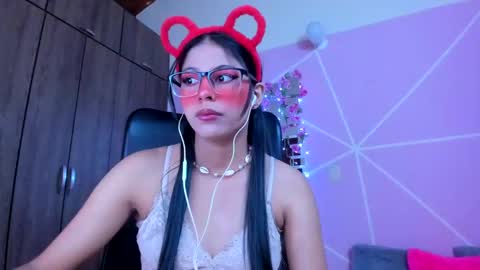 Snapshot of xallysonx_ chatting on March 7, 11:29 am XALLYSONX online show from March 7, 11:29 am