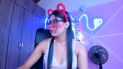 Snapshot of xallysonx_ chatting on January 22, 11:12 am XALLYSONX online show from January 22, 11:12 am