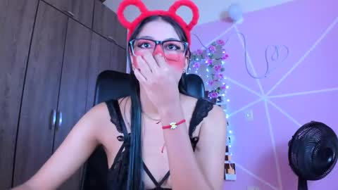 Snapshot of xallysonx_ chatting on March 1, 11:28 am XALLYSONX online show from March 1, 11:28 am