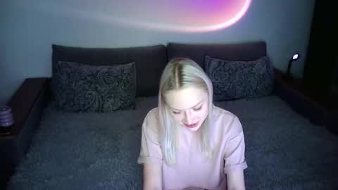 xapka_ online show from March 13, 1:56 pm