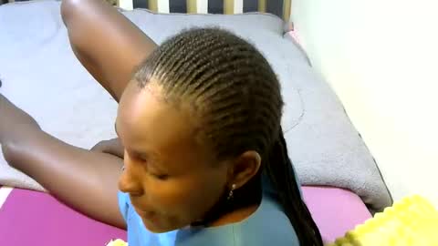 xeenah online show from April 27, 5:43 pm