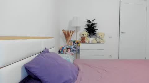 xf33tx online show from November 14, 1:33 pm