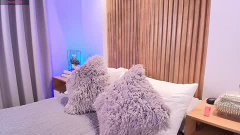 XIMENA LOPEZ online show from March 4, 7:31 pm