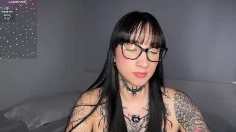 xisisxx online show from April 21, 2:51 am