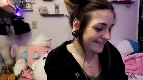 xkittymeowz online show from May 2, 7:39 pm
