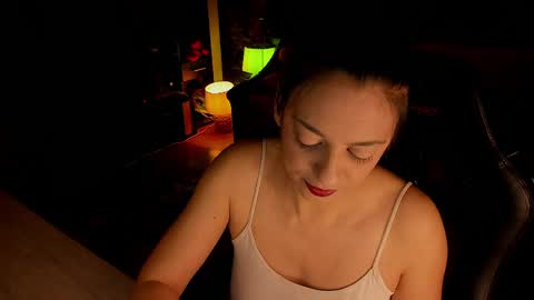 Lara online show from April 27, 9:12 pm