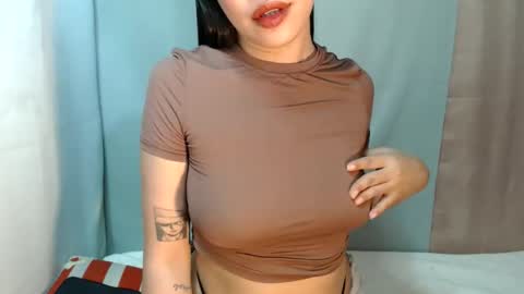 Maxie online show from February 22, 11:55 am