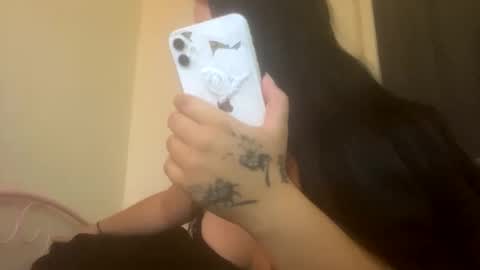 Snapshot of xocrybaby chatting on September 13, 7:00 pm xocrybaby online show from September 13, 7:00 pm