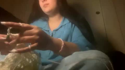 Snapshot of xocrybaby chatting on January 5, 4:58 am xocrybaby online show from January 5, 4:58 am