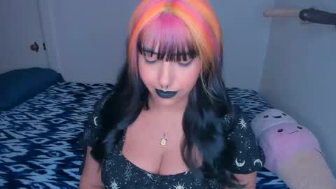 Rae  online show from December 6, 3:22 pm