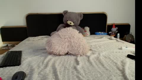 Cherry online show from April 23, 5:04 am