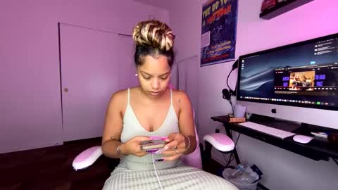 Snapshot of xstargazingx chatting on September 15, 8:38 pm xStarGazingx online show from September 15, 8:38 pm