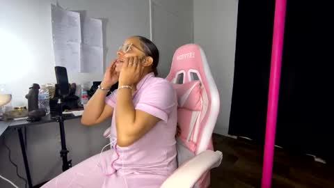 xStarGazingx online show from April 28, 3:10 am