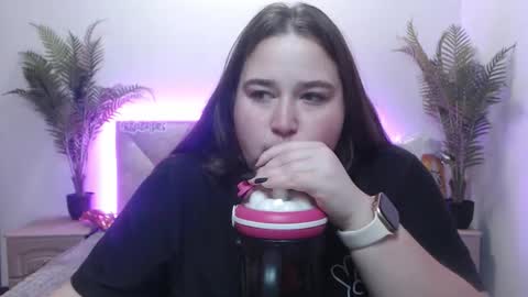Snapshot of xx_daniella_xx chatting on October 6, 6:19 am xx daniella xx online show from October 6, 6:19 am