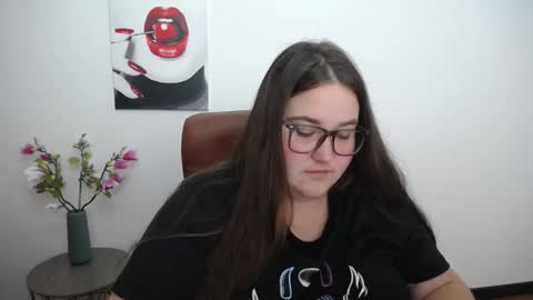 Snapshot of xx_daniella_xx chatting on October 12, 10:06 am xx daniella xx online show from October 12, 10:06 am