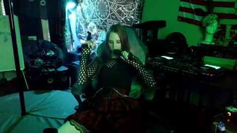 Lilith online show from April 25, 1:52 am